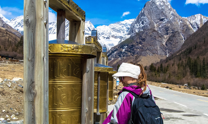 kristin addis hitchhiking around China